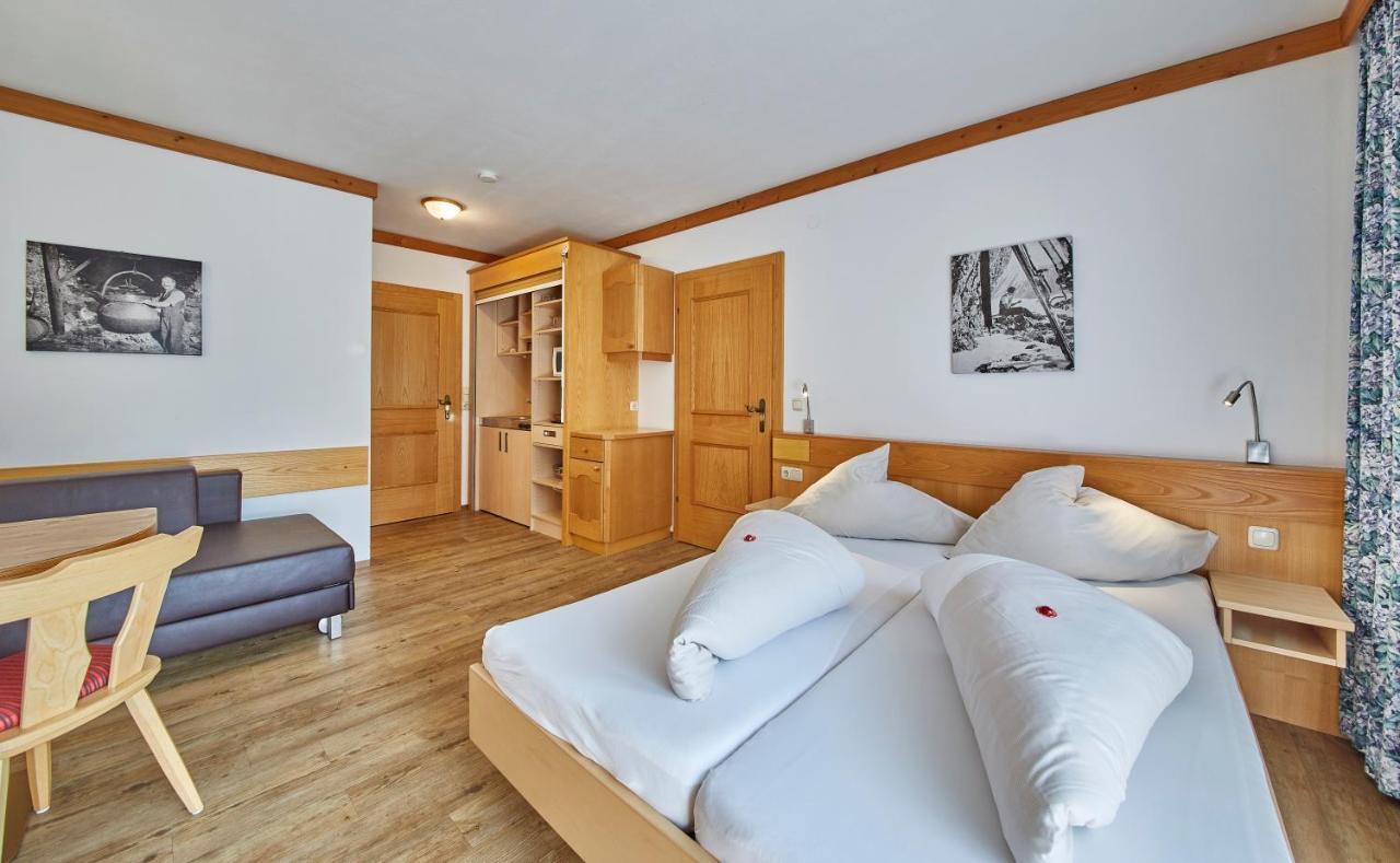Apart-Hotel Forellenhof ザールバッハ・ヒンターグレム エクステリア 写真
