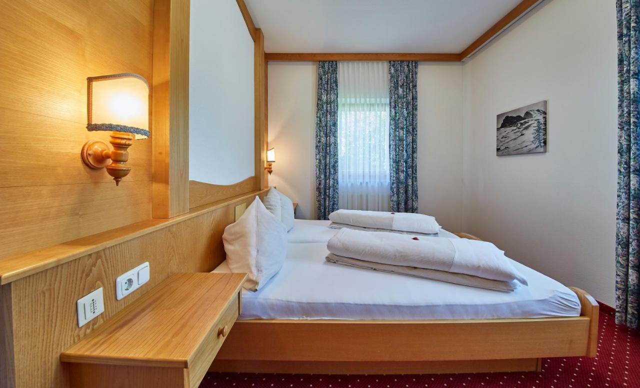 Apart-Hotel Forellenhof ザールバッハ・ヒンターグレム エクステリア 写真