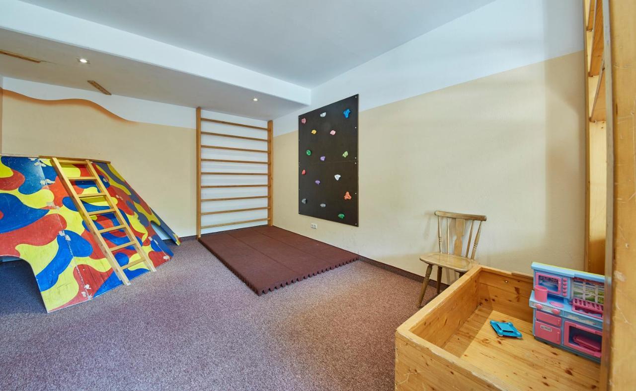 Apart-Hotel Forellenhof ザールバッハ・ヒンターグレム エクステリア 写真